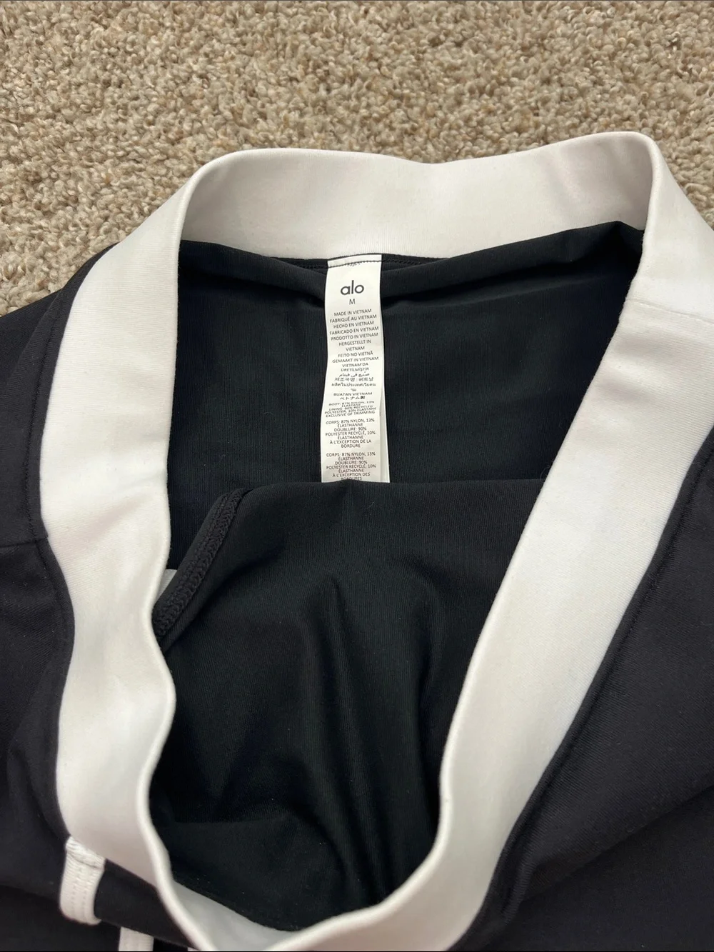 Airbrush Streamlined ALO Yoga Black Skort with White Trim